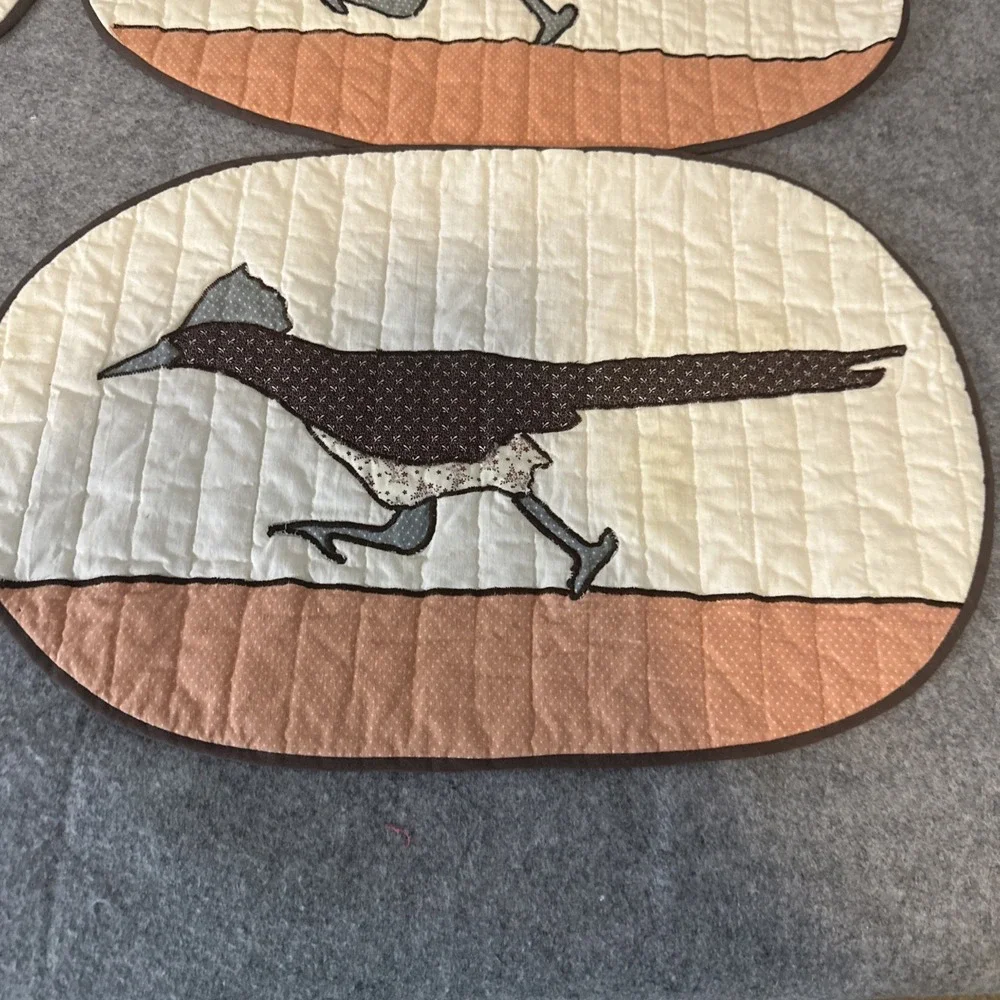 4 Handmade Quilted Oval Roadrunner Fabric Placemats  Grandma‎  Country Farmhouse